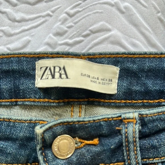 Zara Women's Blue Jeans - Picture 2 of 6